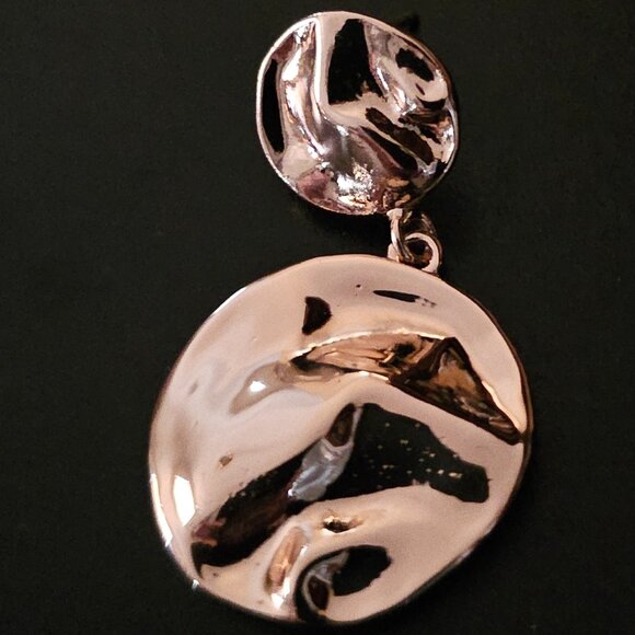 NWT WHBM GOLD TONED DANGLE PIERCED EARRINGS with SECURE and STYLISH LIFTER BACKS - Picture 8 of 15